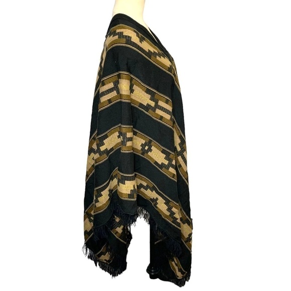 Woven Poncho Fringed Black Tan Free Size Outdoor Cover Southwestern Aztec Layer - Picture 2 of 9